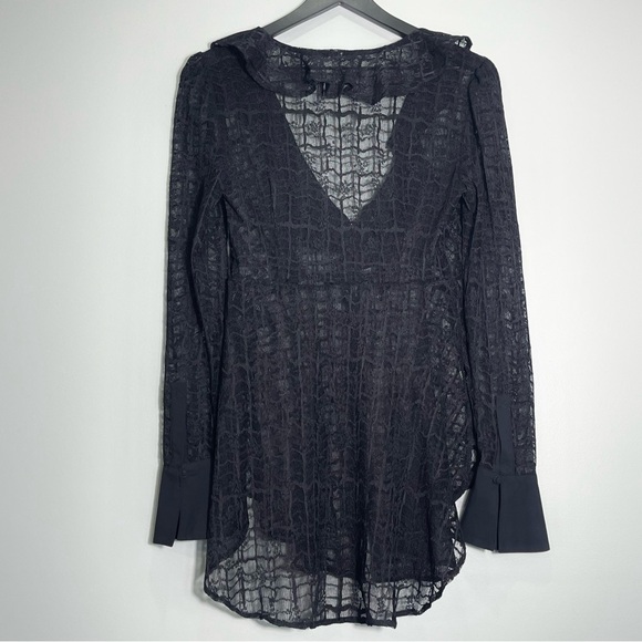 FREE PEOPLE Women's Black Sheer Lace Blouse Ruffle Neck Button Front Size Large - Picture 2 of 8